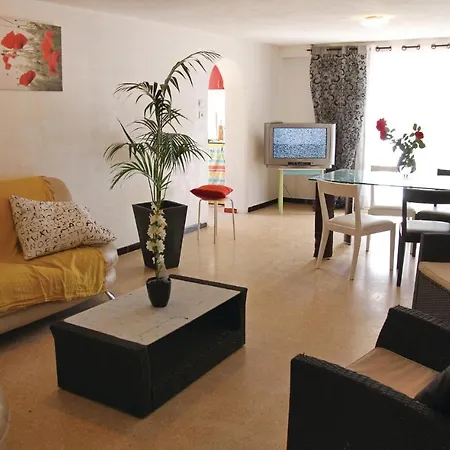 2 Bedroom Stunning In Gémenos
