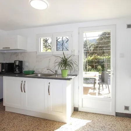 2 Bedroom Stunning In Apartman *