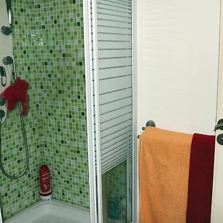 2 Bedroom Stunning In *